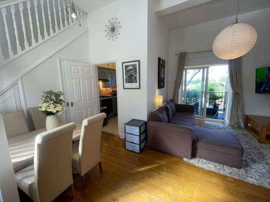 Millbank Cottage, * Kidderminster